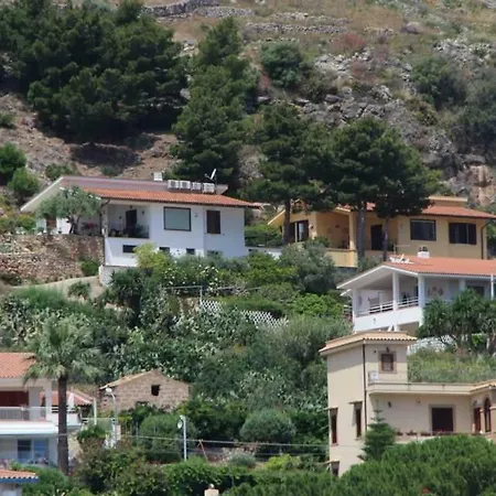 בית נופש Zabbara Capo Zafferano בגרייה