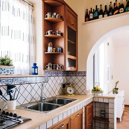 בית נופש Zabbara Capo Zafferano בגרייה